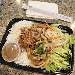 I Love Pho - Lemongrass Chicken vermicelli --- very generous portion. This is almost like a tray :)
