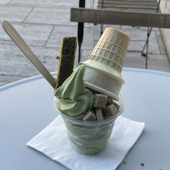 Behind the Museum Cafe - Matcha Soft Serve w/ Crumble & Matcha Brownie - Japanese Near Me - Portland, Oregon Behind the Museum Cafe - Matcha Soft Serve w/ Crumble & Matcha Brownie - Japanese Near Me - Portland, Oregon