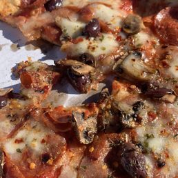 I believe this was the Palermo (spiced salami, sh dried tomato, mushrooms and olives) I believe this was the Palermo (spiced salami, sh dried tomato, mushrooms and olives)