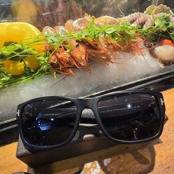 Bar Boqueria - Big prawns, fresh! - Spanish Near Me - Barcelona, B