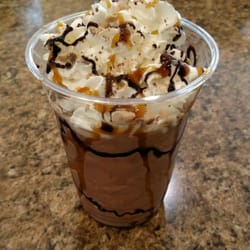 Habibi Frozen Yogurt - Salted caramel milkshake