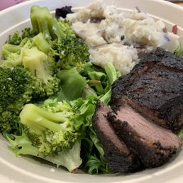 Steak, mashed potatoes and broccoli Steak, mashed potatoes and broccoli