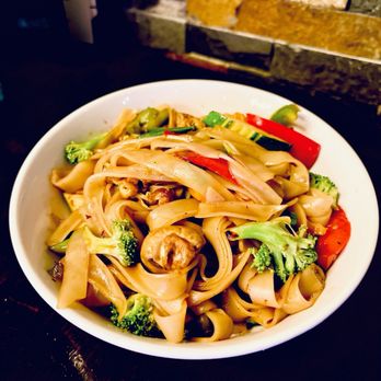 Rai Lay Thai - Drunken Noodles (Pad Kee Mao) - Sushi Bars Near Me - Charlotte, North Carolina Rai Lay Thai - Drunken Noodles (Pad Kee Mao) - Sushi Bars Near Me - Charlotte, North Carolina