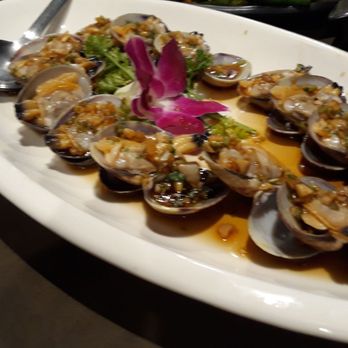 King Restaurant & Bar - Drunken clams - Bars Near Me - Honolulu, Hawaii