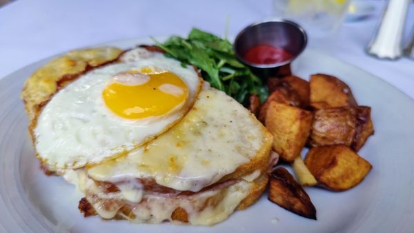 Parc Bistro-Brasserie by null