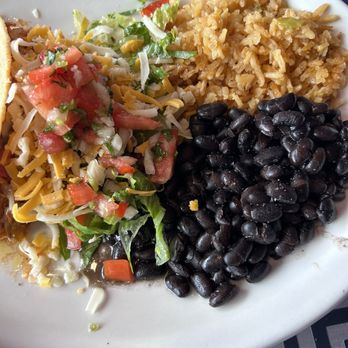 El Chicano Restaurant - Chicken crispy taco - Mexican Near Me - Willits, California