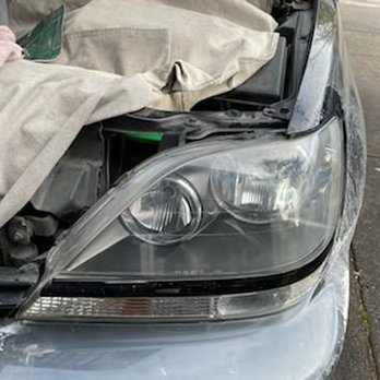 Headlight Guy - 1999 Lexus RX 300 driver side headlight and fog light after Headlight Guy (Fred) restored it. - Auto Glass Services Near Me