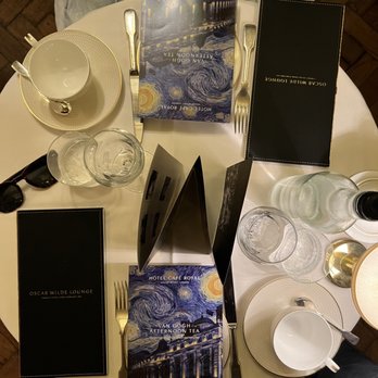 The Oscar Wilde Bar - Tea time - Cocktail Bars Near Me - London, XGL The Oscar Wilde Bar - Tea time - Cocktail Bars Near Me - London, XGL