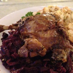 Restaurace Brasserie Avion - Duck leg with red cabbage and bread pudding. Rating: Very Good.
