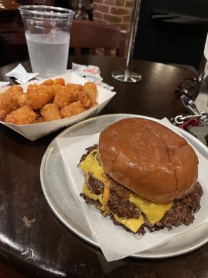 GUSTOS burger bar + more by null