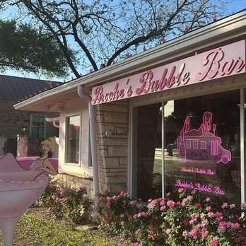 Brooke’s Bubble Bar - Champagne Bars Near Me - Fredericksburg, Texas