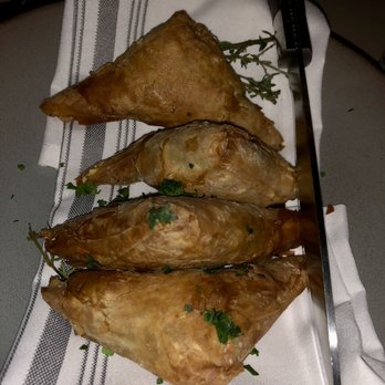 LÝRA - Spanakopitakia - Greek Near Me - Chicago, Illinois
