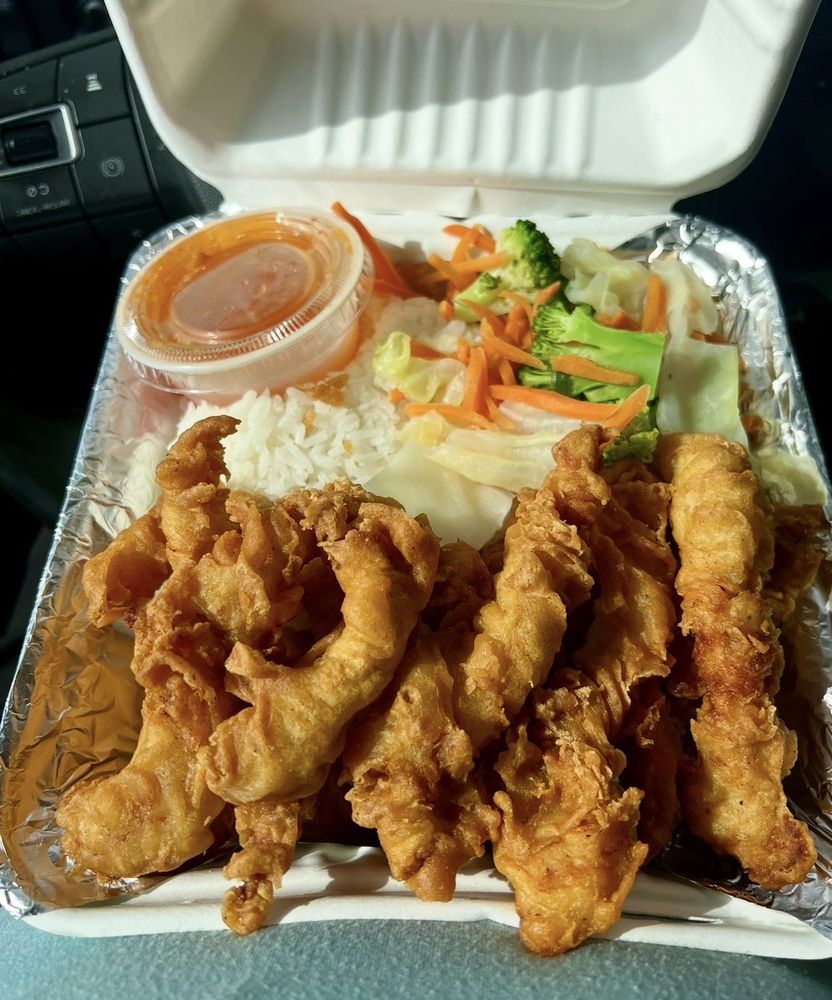 Pattys Thai Kitchen Logo