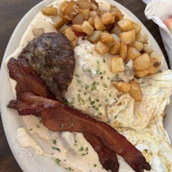 Lemon Tree Café - Ultimate Biscuit & Gravy Plate - Sausage Patty and Bacon - Cafes Near Me - Omaha, Nebraska Lemon Tree Café - Ultimate Biscuit & Gravy Plate - Sausage Patty and Bacon - Cafes Near Me - Omaha, Nebraska