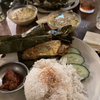 Café Warung Pas - Restaurants Near Me - Amsterdam, New Hampshire