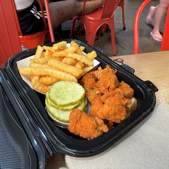 DAVE’S HOT CHICKEN - Updated February 2026 - 297 Photos & 221 Reviews ...