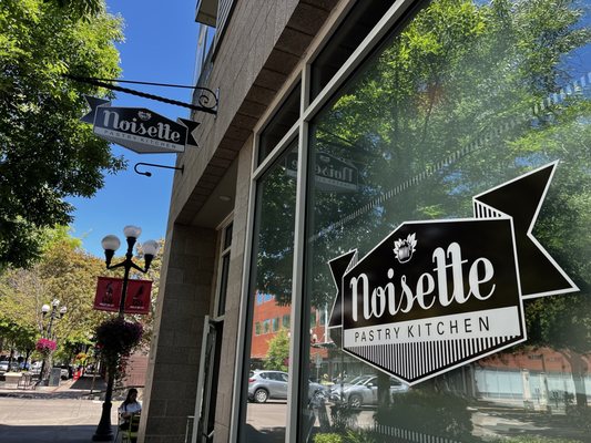 Noisette Pastry Kitchen by null