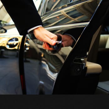Quad City Limo - Here at Quad City Limo our drivers are professional and make you feel like royalty! Give us a call today. - Limos Near Me - Davenport, Iowa Quad City Limo - Here at Quad City Limo our drivers are professional and make you feel like royalty! Give us a call today. - Limos Near Me - Davenport, Iowa