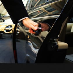 Quad City Limo - Here at Quad City Limo our drivers are professional and make you feel like royalty! Give us a call today.