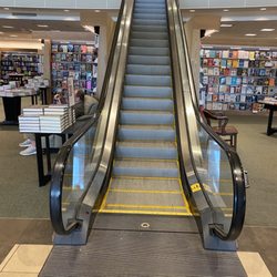 Barnes & Noble - Schindler 9300AE escalators @ Barnes & Noble Asheville Mall
