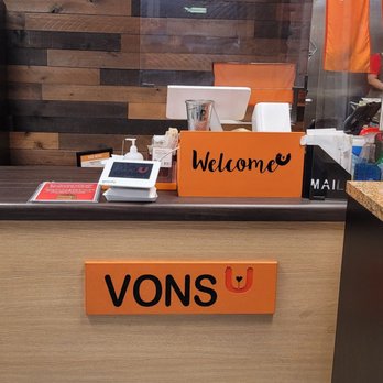 Vons Chicken Waimalu - Chicken Wings Near Me - Aiea, Hawaii