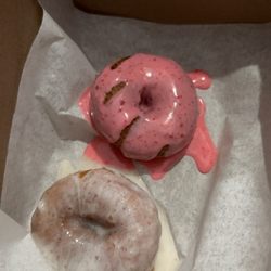 Gluten free options!!! And they added whatever I asked for to the top. Apple for one and cherry for the other