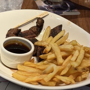 Yard House - Kid's Sirloin Steak - New American Near Me - Orlando, Florida Yard House - Kid's Sirloin Steak - New American Near Me - Orlando, Florida