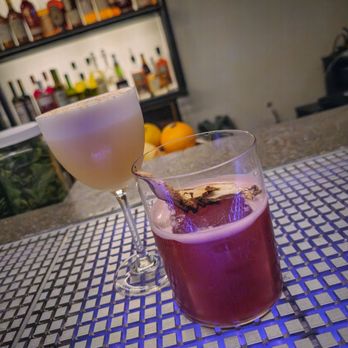 Emil Bar - two cocktails on a bar top - Bars Near Me - Montreal, Quebec Emil Bar - two cocktails on a bar top - Bars Near Me - Montreal, Quebec