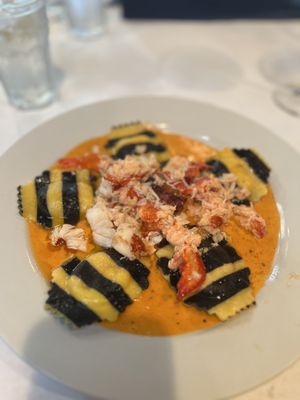 Lucia's On The Lake by null