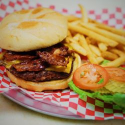 Rico's Pizza - The bacon burger