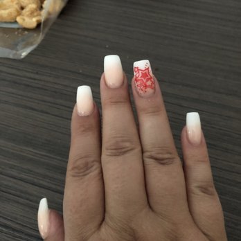 Future Nail Salon - Ombré pink and white with a star on ring finger - Nail Salons Near Me - Henderson, Nevada