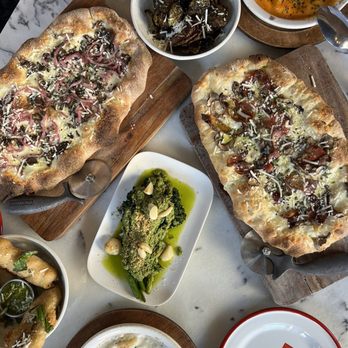 Pinsa Rossa - prosciutto & stracciatella, fungi e salsiccia, cacio e pepe, lobster ravioli and apps! - Italian Near Me - San Francisco, California Pinsa Rossa - prosciutto & stracciatella, fungi e salsiccia, cacio e pepe, lobster ravioli and apps! - Italian Near Me - San Francisco, California
