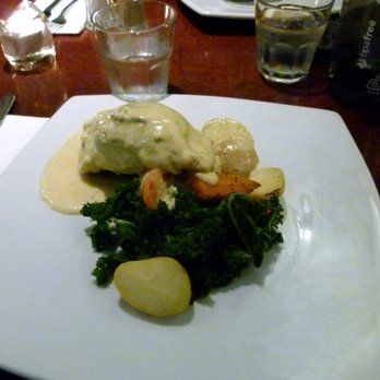 Royal McGregor - Crofters Chicken: chicken breast stuffed with haggis in a whiskey cream sauce and seasonal veggies. (11.50 pounds) - British Near Me - Edinburgh, EDH