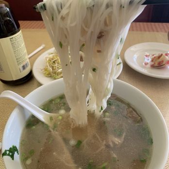 Phở Mai - No lie, this is how much noodle they give you for a MEDIUM bowl of bowl. I can scoop it up in 1 scoop - Vietnamese Near Me - Lake Mary, Florida