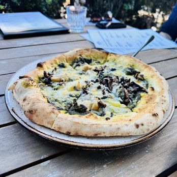 Stokes Adobe - Shiitake mushroom pizza (10/10 amazing!!) - New American Near Me - Monterey, California Stokes Adobe - Shiitake mushroom pizza (10/10 amazing!!) - New American Near Me - Monterey, California
