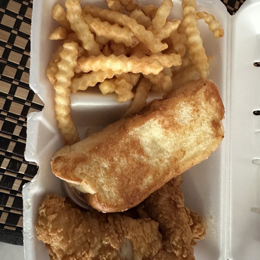 Raising Cane's Chicken Fingers - 3 finger combo - Fast Food Near Me - Wethersfield, Connecticut
