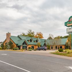Sun Outdoors Lake Rudolph - Park entrance
