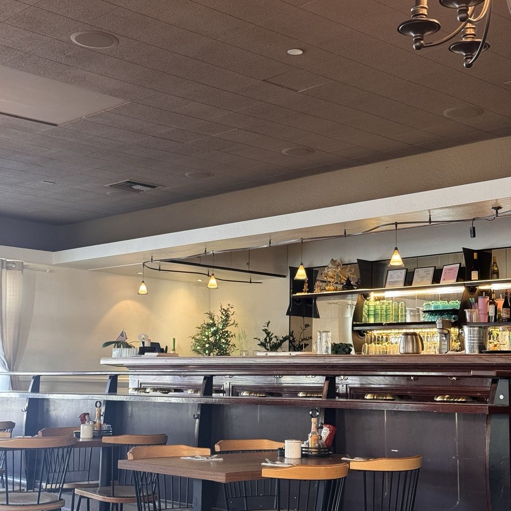 Darla Cafe  - Inside - Asian Fusion Near Me - Saratoga, California