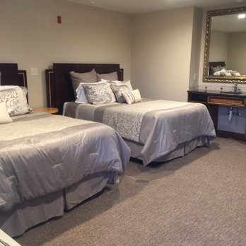 Baltzell Lodge - New memory foam beds - Hotels Near Me - Great Bend, Kansas