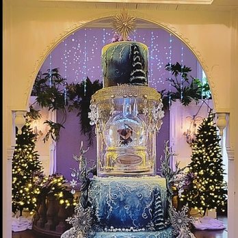 KcCakeLady - Buttercream Winter Wonderland cake - Custom Cakes Near Me KcCakeLady - Buttercream Winter Wonderland cake - Custom Cakes Near Me