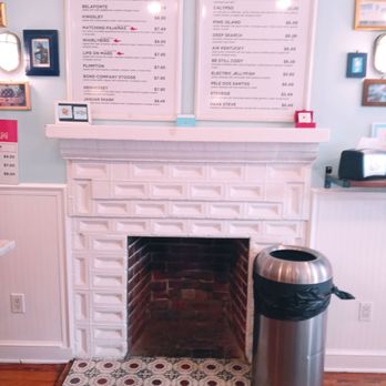 Cousteau's Waffle & Milkshake Bar - Waffles Near Me - St Augustine, Florida