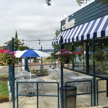 Ivar's Seafood Bar - Ivar's L W Blvd. Side pation - Seafood Near Me - Kirkland, Washington