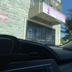 Ultimate Wellness Laser Clinic - Not even opened at their time scheduled
