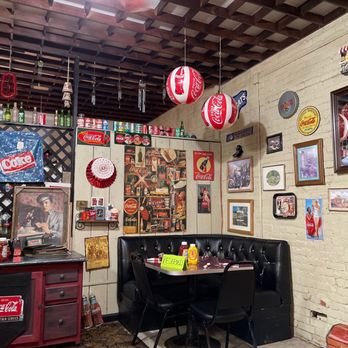 Annie's Cafe - Decor - American Near Me - Butte, Montana