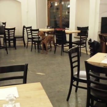 Českavárna - Docela strohý interiér. - Cafes Near Me - Prague, Puerto Rico Českavárna - Docela strohý interiér. - Cafes Near Me - Prague, Puerto Rico
