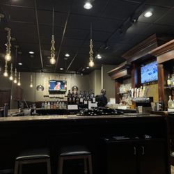 Craft Chophouse & Lounge - Bar area