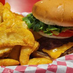 Armando's Restaurant - Bacon Cheeseburger