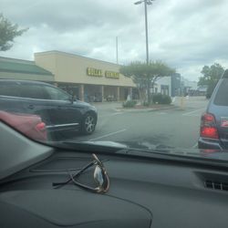 Dollar General - Entrance