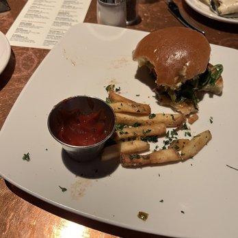 Old Town Pour House - Burger - American Near Me - Oak Brook, Illinois