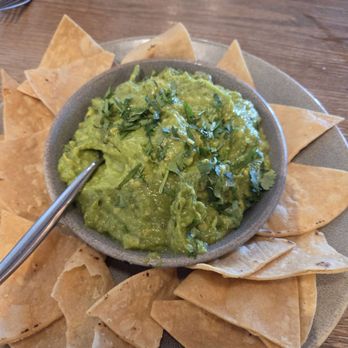 Pacific Catch - Guacamole (4/5) - Seafood Near Me - San Diego, California Pacific Catch - Guacamole (4/5) - Seafood Near Me - San Diego, California